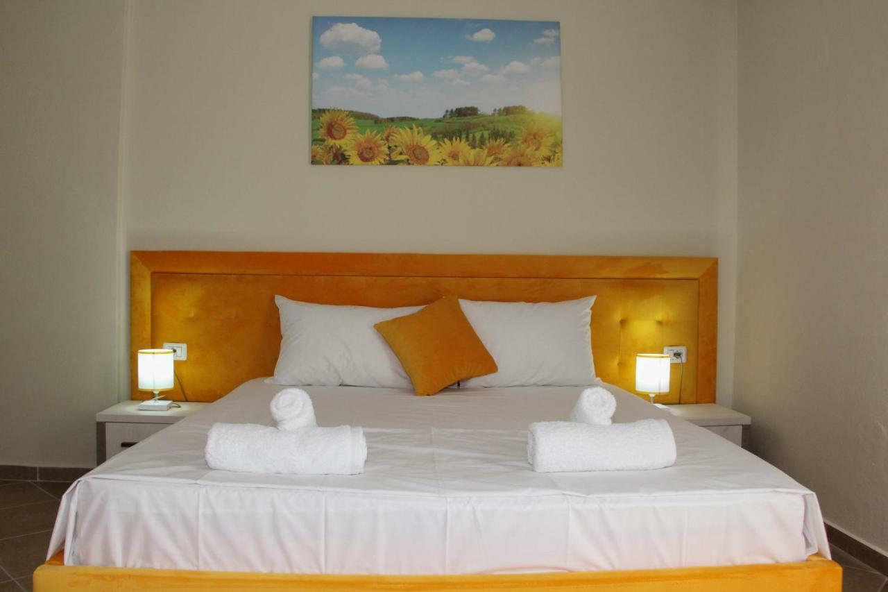 Sunrise Hotel ซารานเดอ ภายนอก รูปภาพ